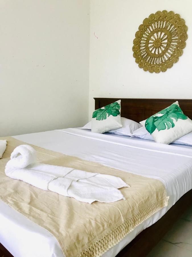 Bananas Mirissa Hotel ภายนอก รูปภาพ