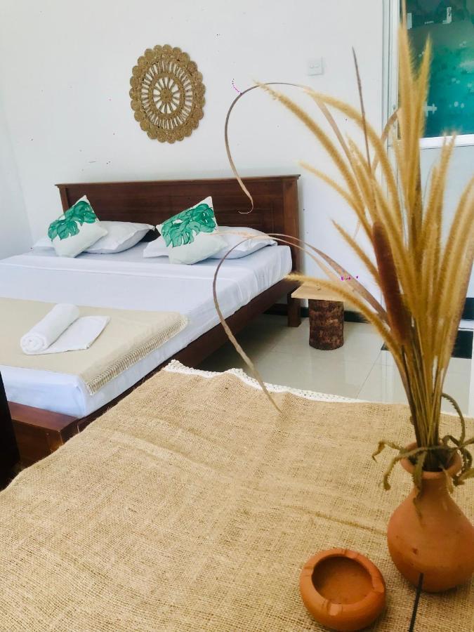 Bananas Mirissa Hotel ภายนอก รูปภาพ